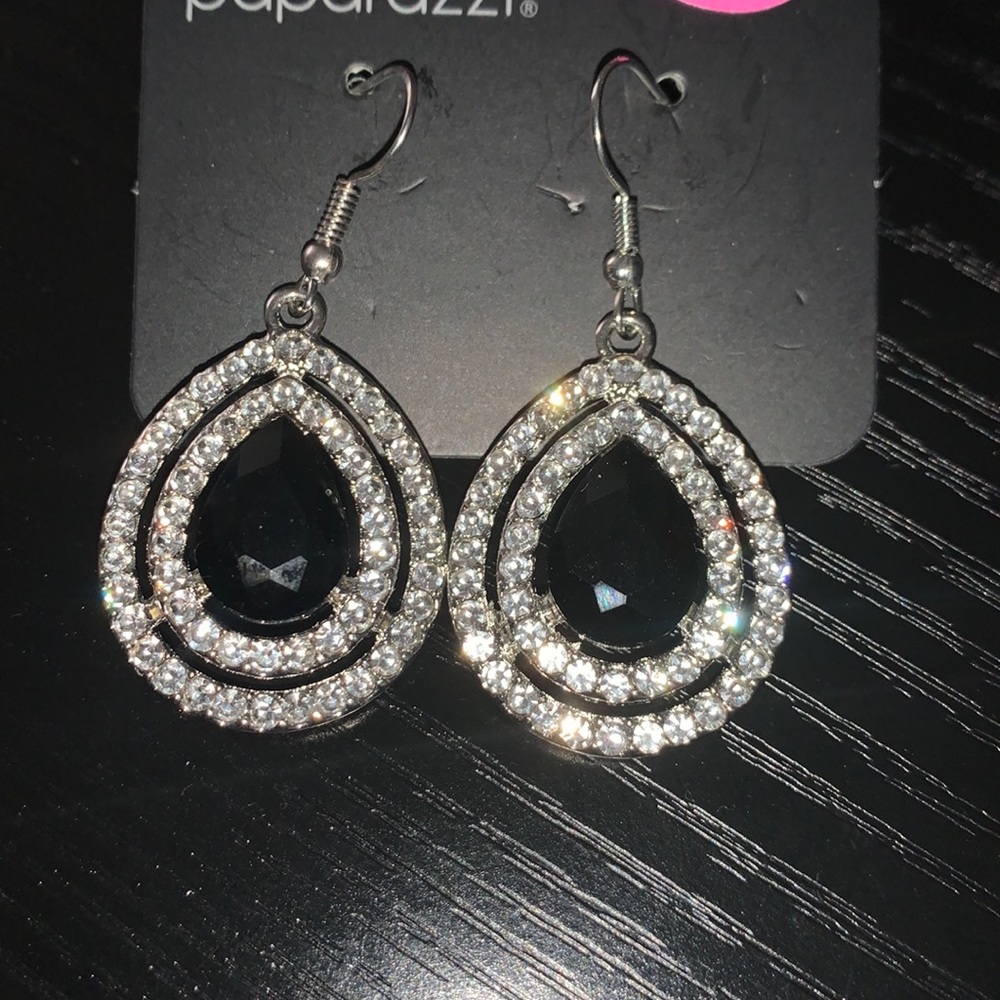 Paparazzi Silver Black Teardrop Earrings 💙